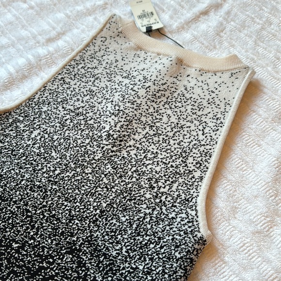 Body Contour Tank - Picture 7 of 8